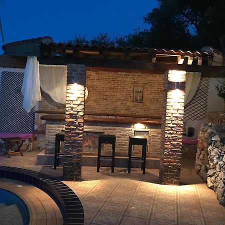 Zen Serenity Retreat With Great Outdoors, Pool & Parking Aptera Екстер'єр фото